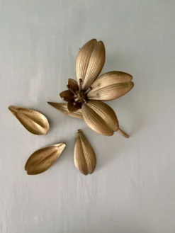 Cendrier vintage en laiton en forme de fleur