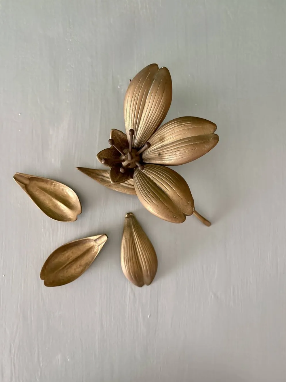 Cendrier vintage en laiton en forme de fleur
