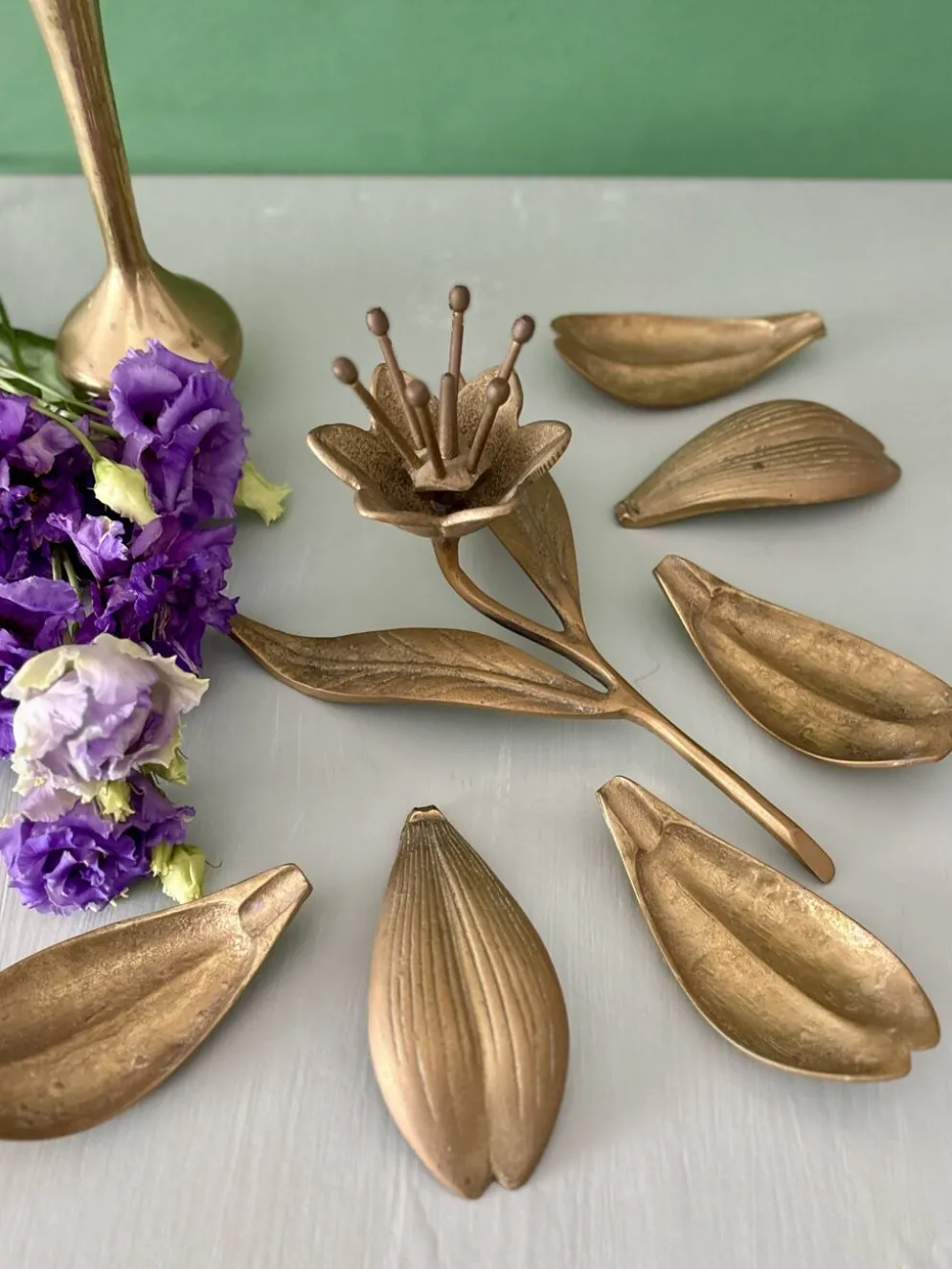 Cendrier vintage en laiton en forme de fleur