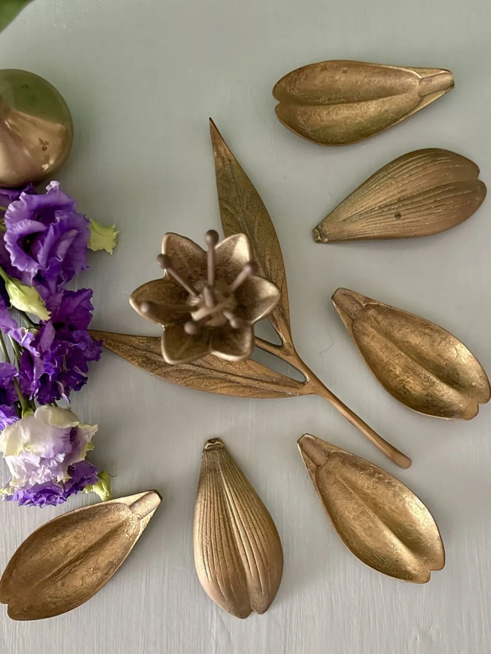 Cendrier vintage en laiton en forme de fleur
