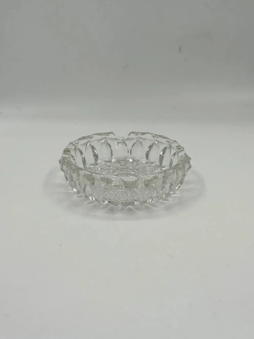 Cendrier vintage en verre cristal taillé
