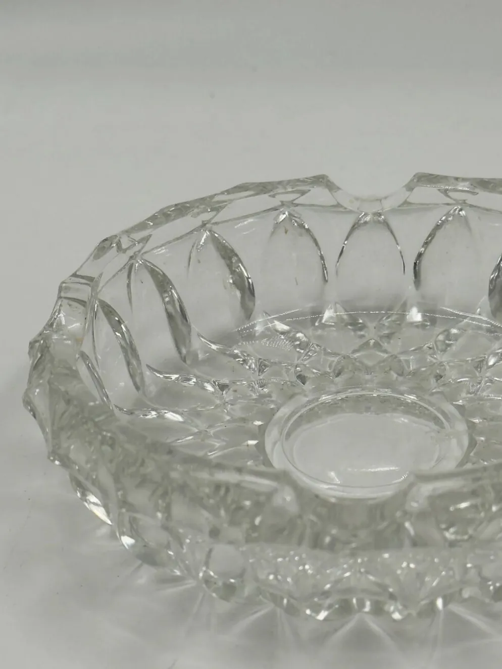 Cendrier vintage en verre cristal taillé