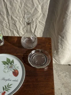 Cendrier vintage en verre moulé en forme de fleur D14 H2,5