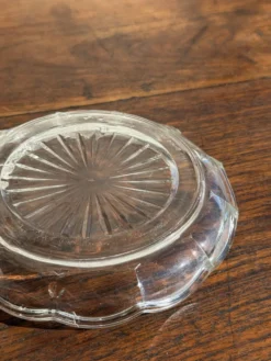 Cendrier vintage en verre moulé en forme de fleur D14 H2,5