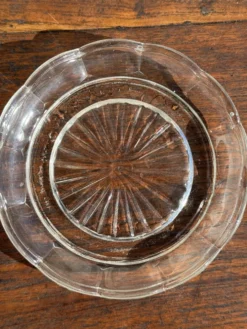 Cendrier vintage en verre moulé en forme de fleur D14 H2,5