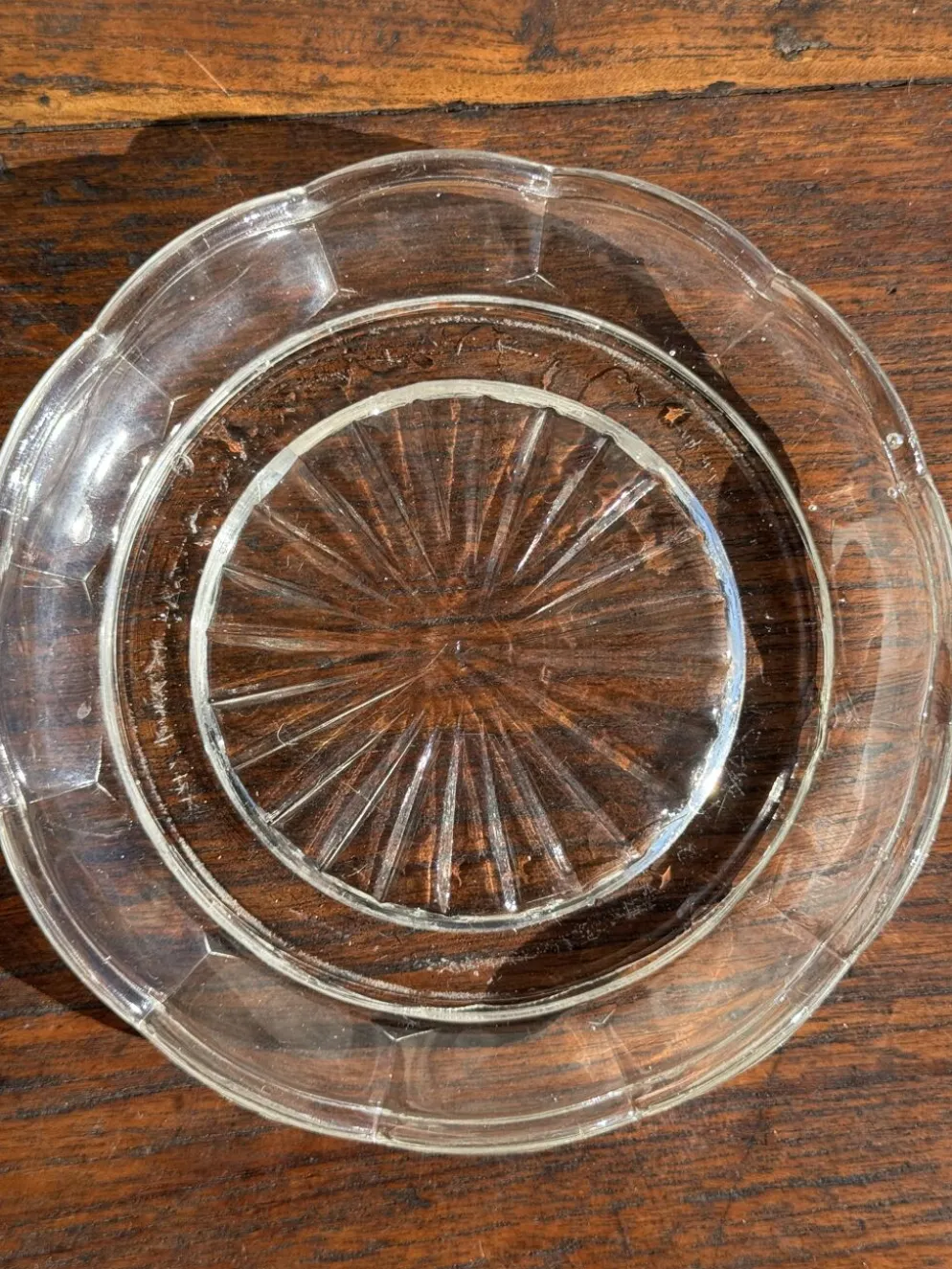 Cendrier vintage en verre moulé en forme de fleur D14 H2,5