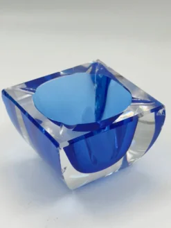 Cendrier vintage en verre sommerso style Murano, bleu cobalt