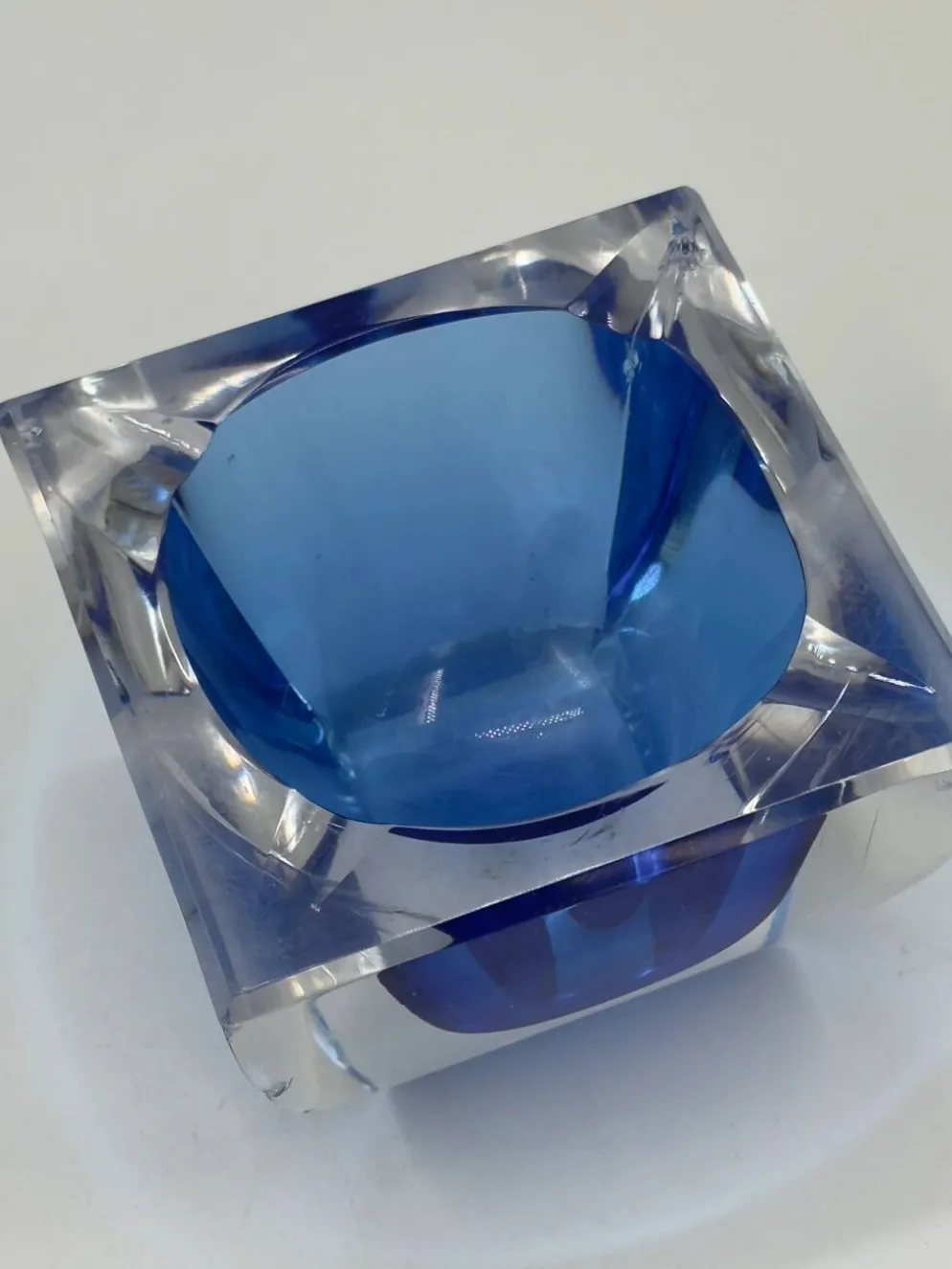 Cendrier vintage en verre sommerso style Murano, bleu cobalt