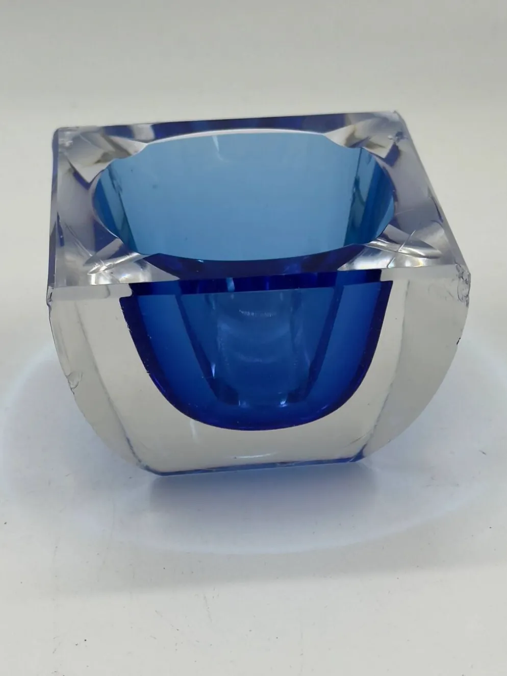 Cendrier vintage en verre sommerso style Murano, bleu cobalt