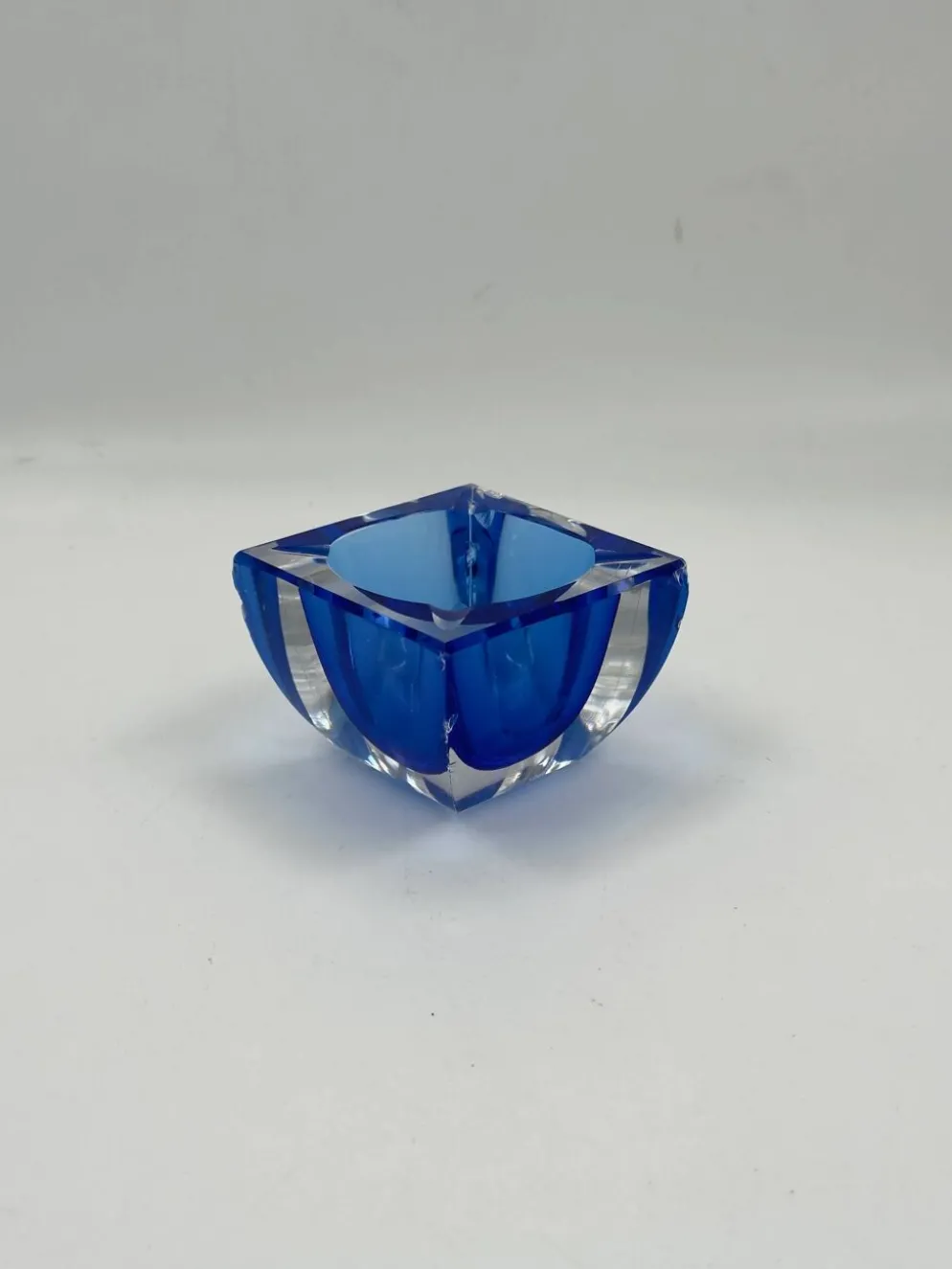 Cendrier vintage en verre sommerso style Murano, bleu cobalt