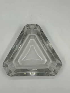 Cendrier vintage triangulaire en verre facetté