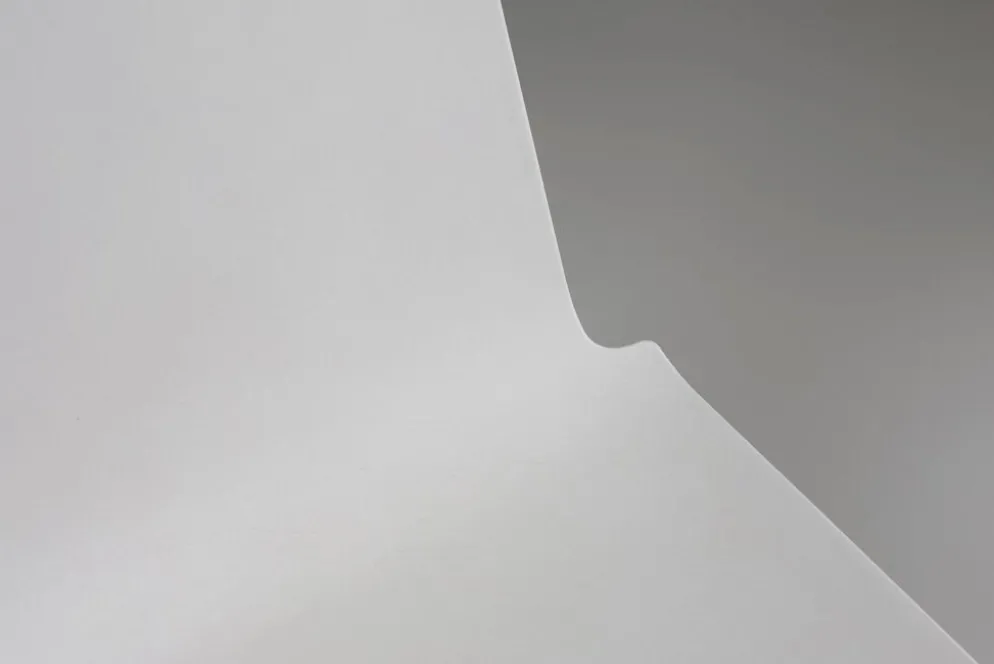Chaise blanche design du 21e siècle, Belgique