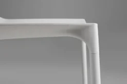 Chaise blanche design du 21e siècle, Belgique