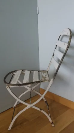 Chaise de jardin ancienne