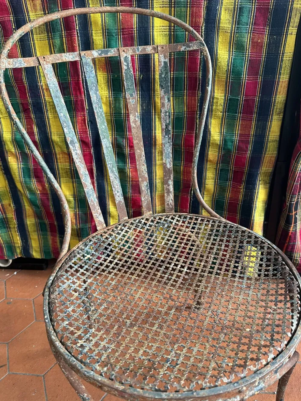 Chaise de jardin en fer peint XIXe