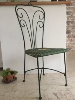 Chaise de jardin vintage en fer forgé
