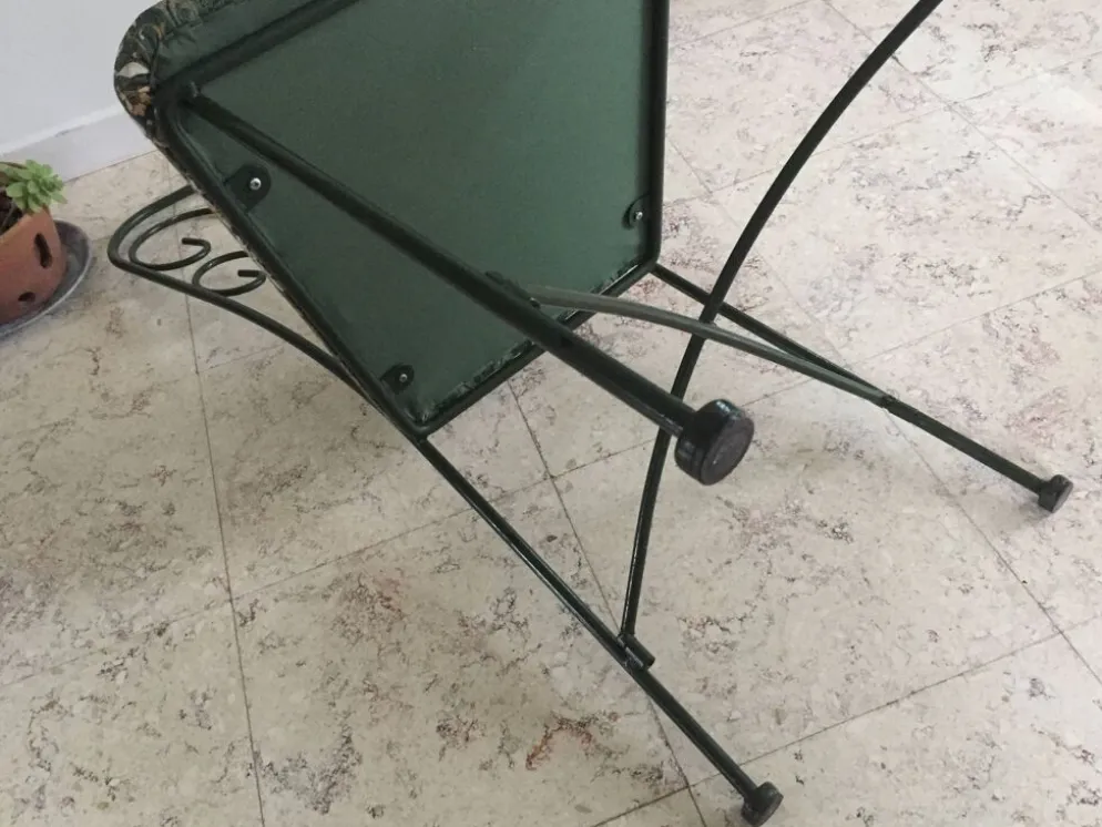 Chaise de jardin vintage en fer forgé