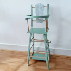 Chaise haute de poupee vintage