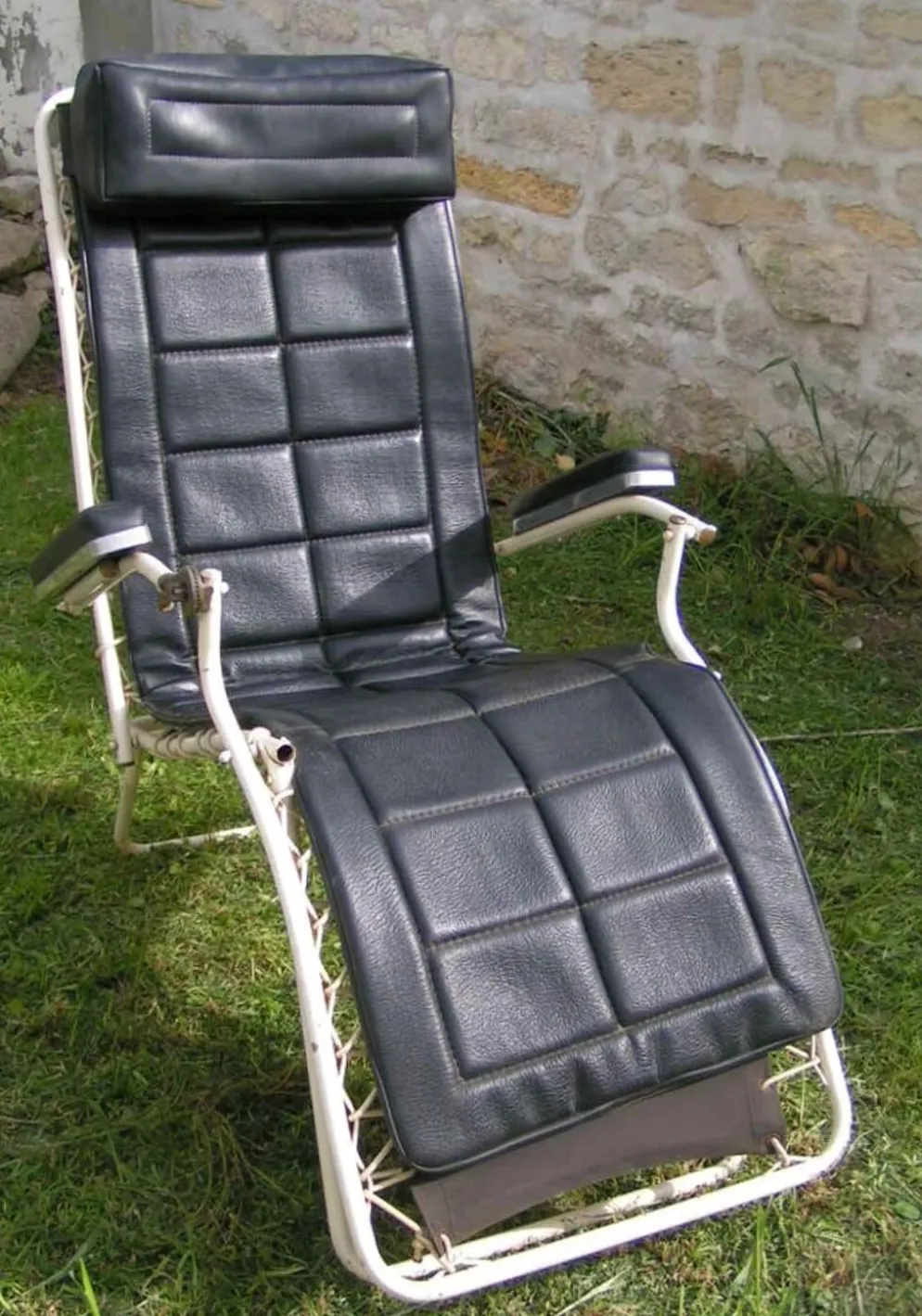 Chaise longue
