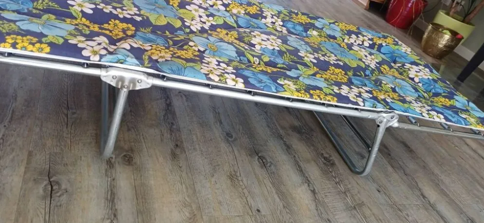 Chaise longue annees 60/70 tissu fleuri