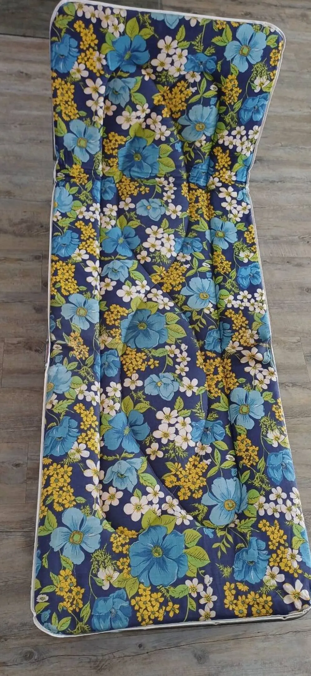 Chaise longue annees 60/70 tissu fleuri