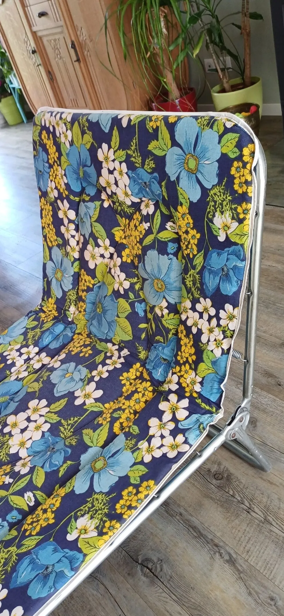 Chaise longue annees 60/70 tissu fleuri