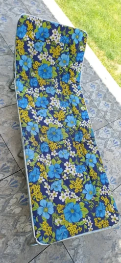 Chaise longue annees 60/70 tissu fleuri