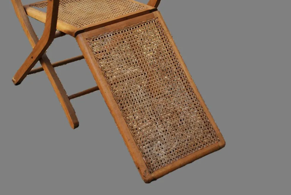 Chaise longue cannée XIXème siècle de style colonial