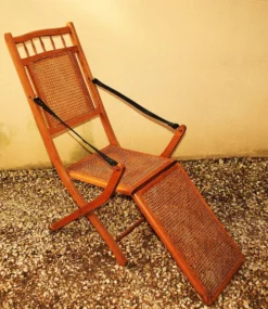Chaise longue cannée XIXème siècle de style colonial