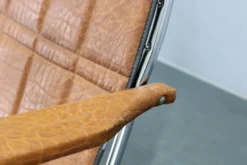 Chaise longue pliante italienne des années 1970 avec revêtement en similicuir