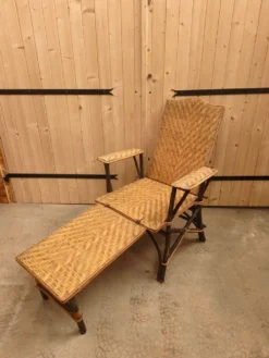 Chaise longue / Transat de vintage en rotin et osier tressé
