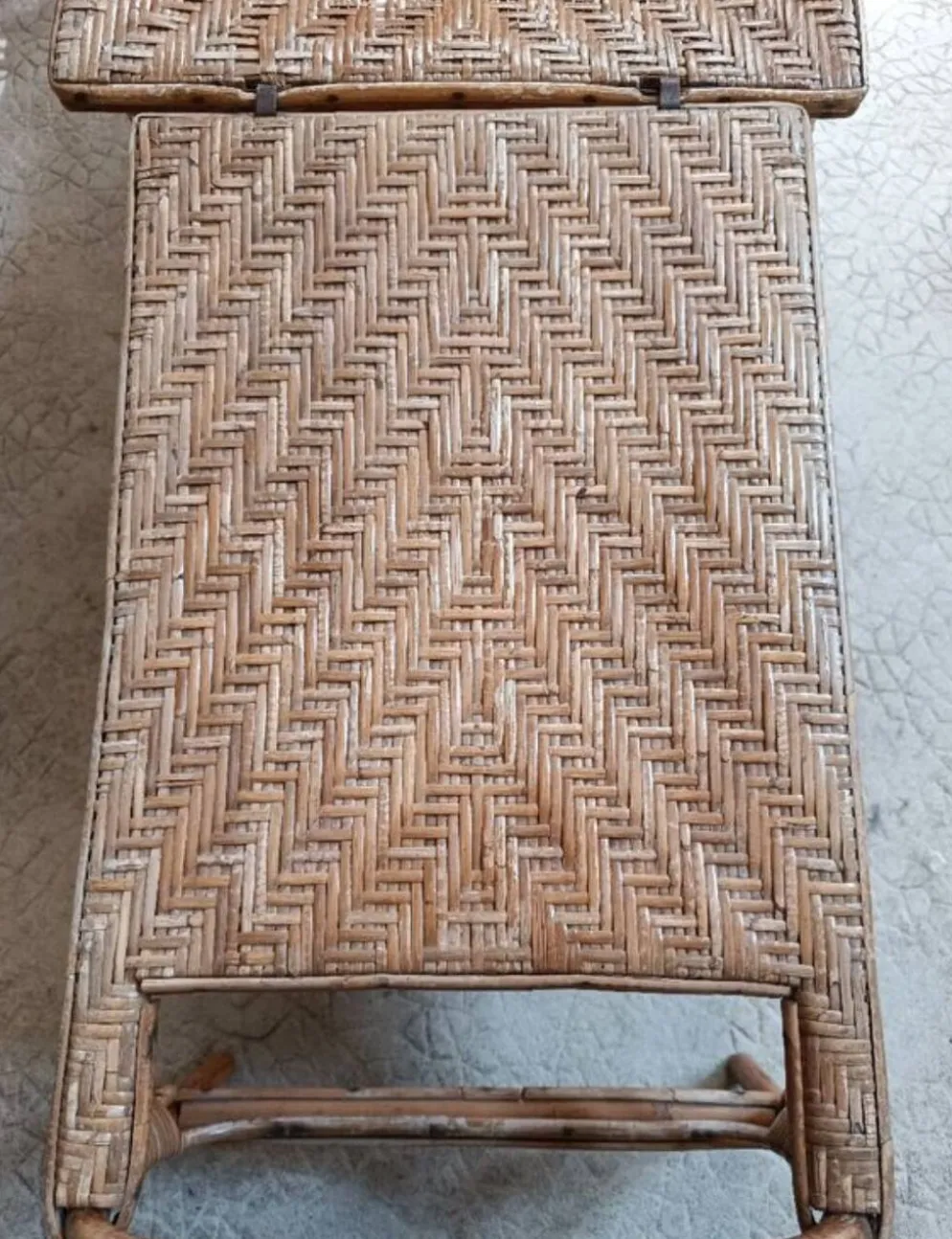 Chaise longue, transat en osier et rotin vintage