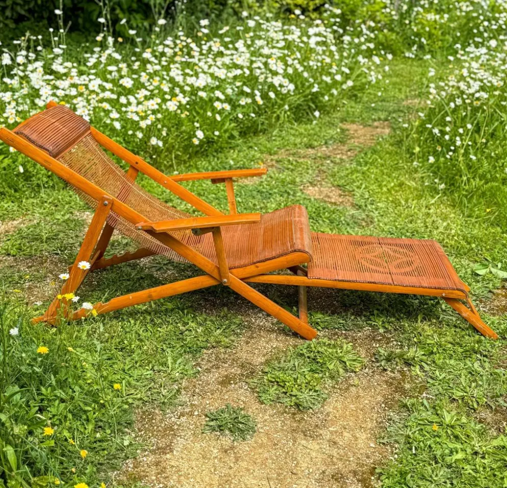 Chaise longue vintage en bambou japonais et repose-pieds
