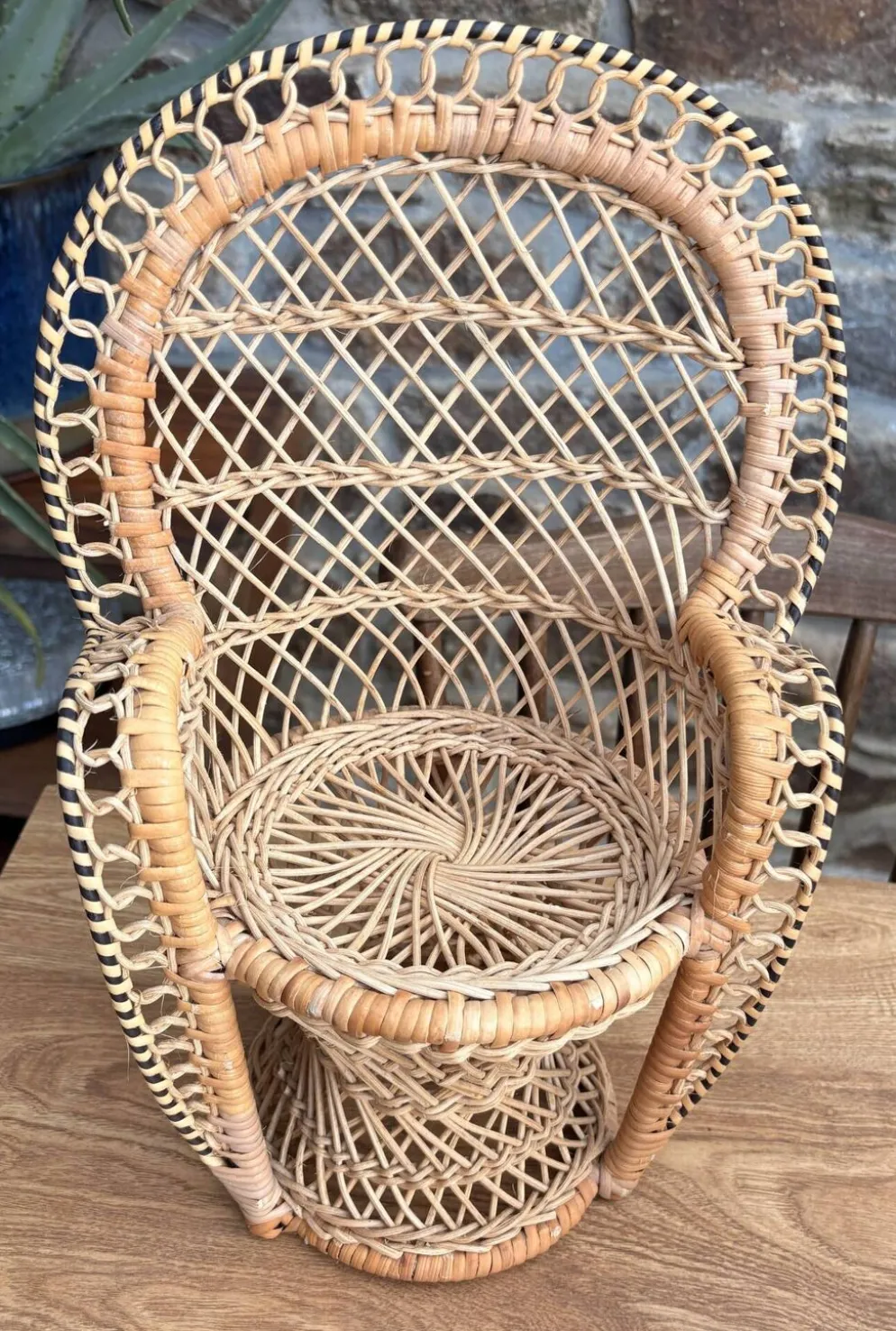 Chaise Paon Miniature Rotin Tressé — Porte-Plante Bohème Vintage — Année 70