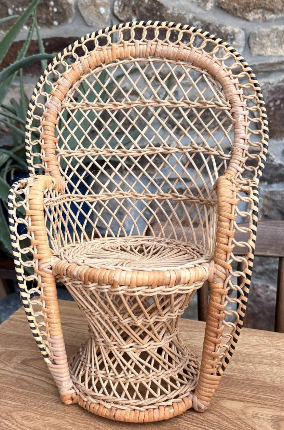 Chaise Paon Miniature Rotin Tressé — Porte-Plante Bohème Vintage — Année 70