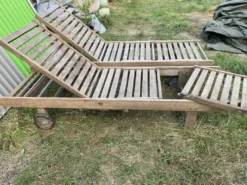 Chaises longues
