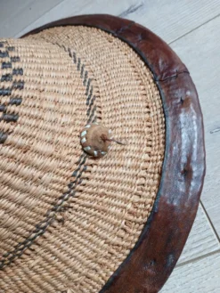 Chapeau africain ancien artisanal