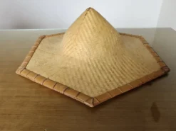 Chapeau asiatique décoration murale vintage