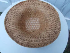 Chapeau asiatique style colonial en paille