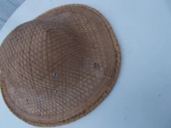 Chapeau asiatique style colonial en paille
