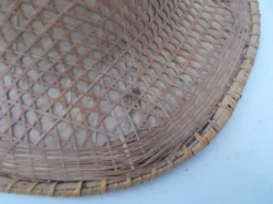 Chapeau asiatique style colonial en paille