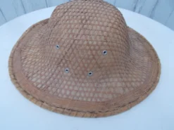 Chapeau asiatique style colonial en paille