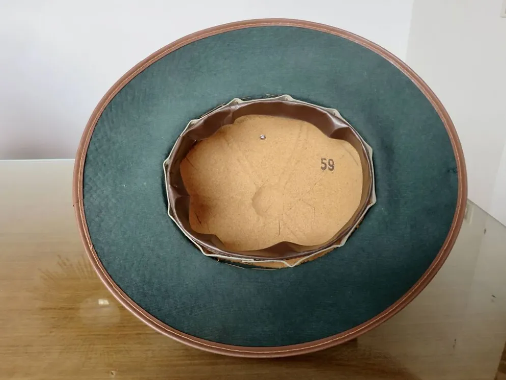 Chapeau, casque colonial, en osier, décoration murale, années 60 70