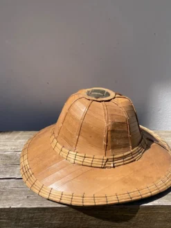 Chapeau colonial bambou années 70 décoration murale