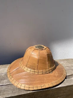 Chapeau colonial bambou années 70 décoration murale