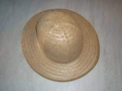 Chapeau colonial, safari en paille