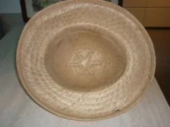 Chapeau colonial, safari en paille