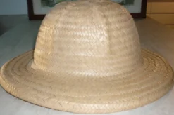 Chapeau colonial, safari en paille