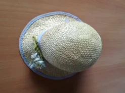 Chapeau en paille style canotier femme
