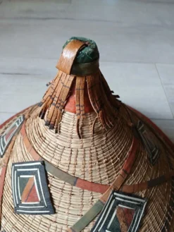 2 chapeaux africains anciens